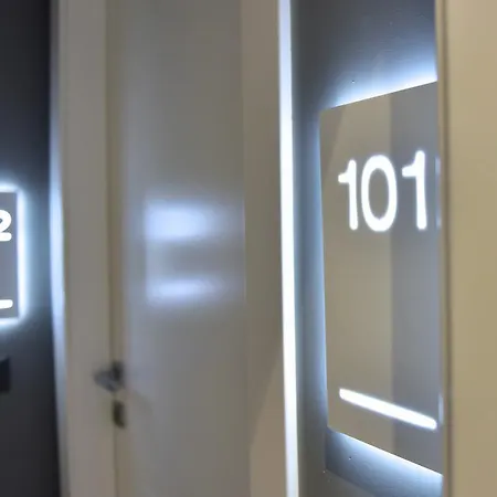 بيت ضيافة Sylva Suites سانريمو