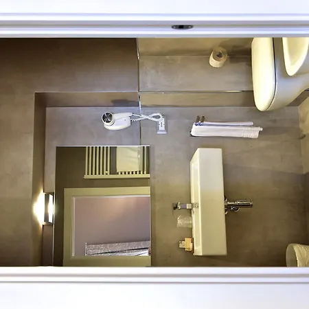 Sylva Suites Гостьовий будинок Санремо